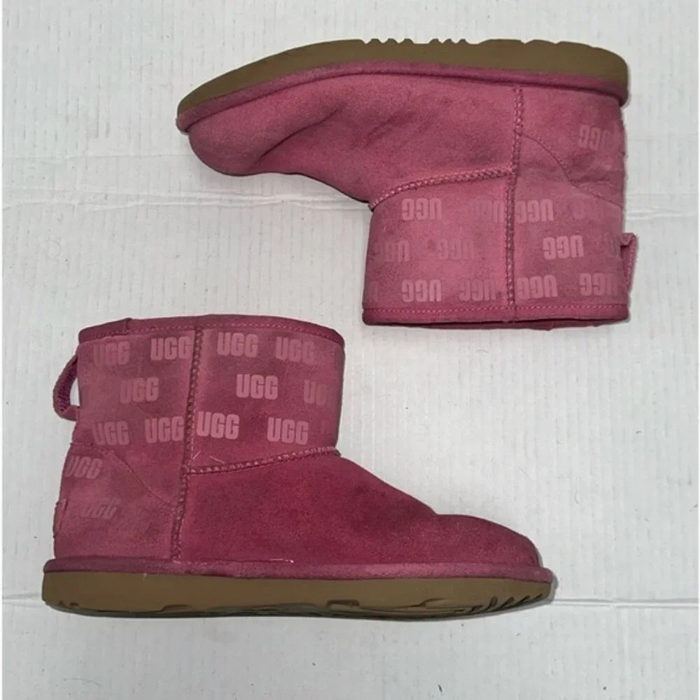 UGG winter boot  Size 5